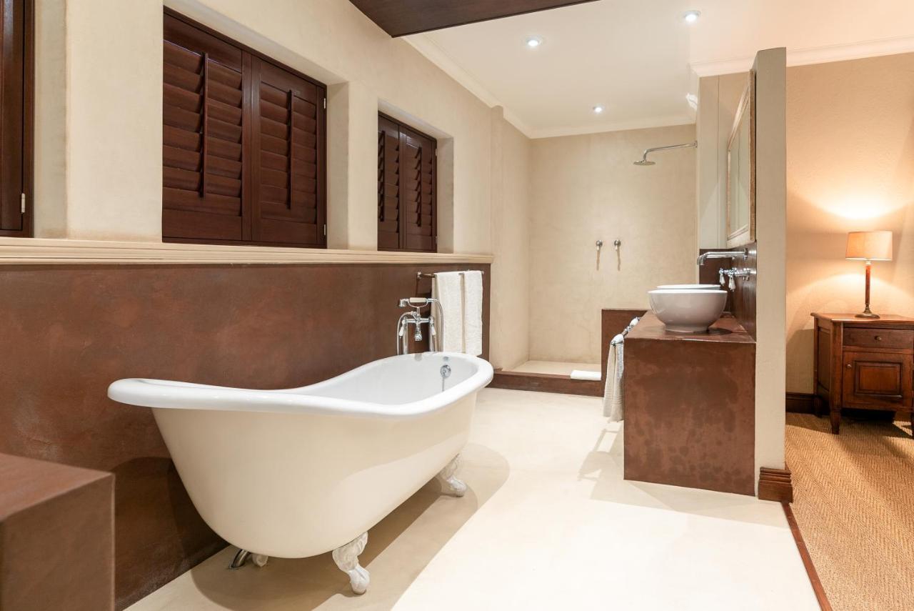 וואלביס ביי Iris Boutique Hotel מראה חיצוני תמונה