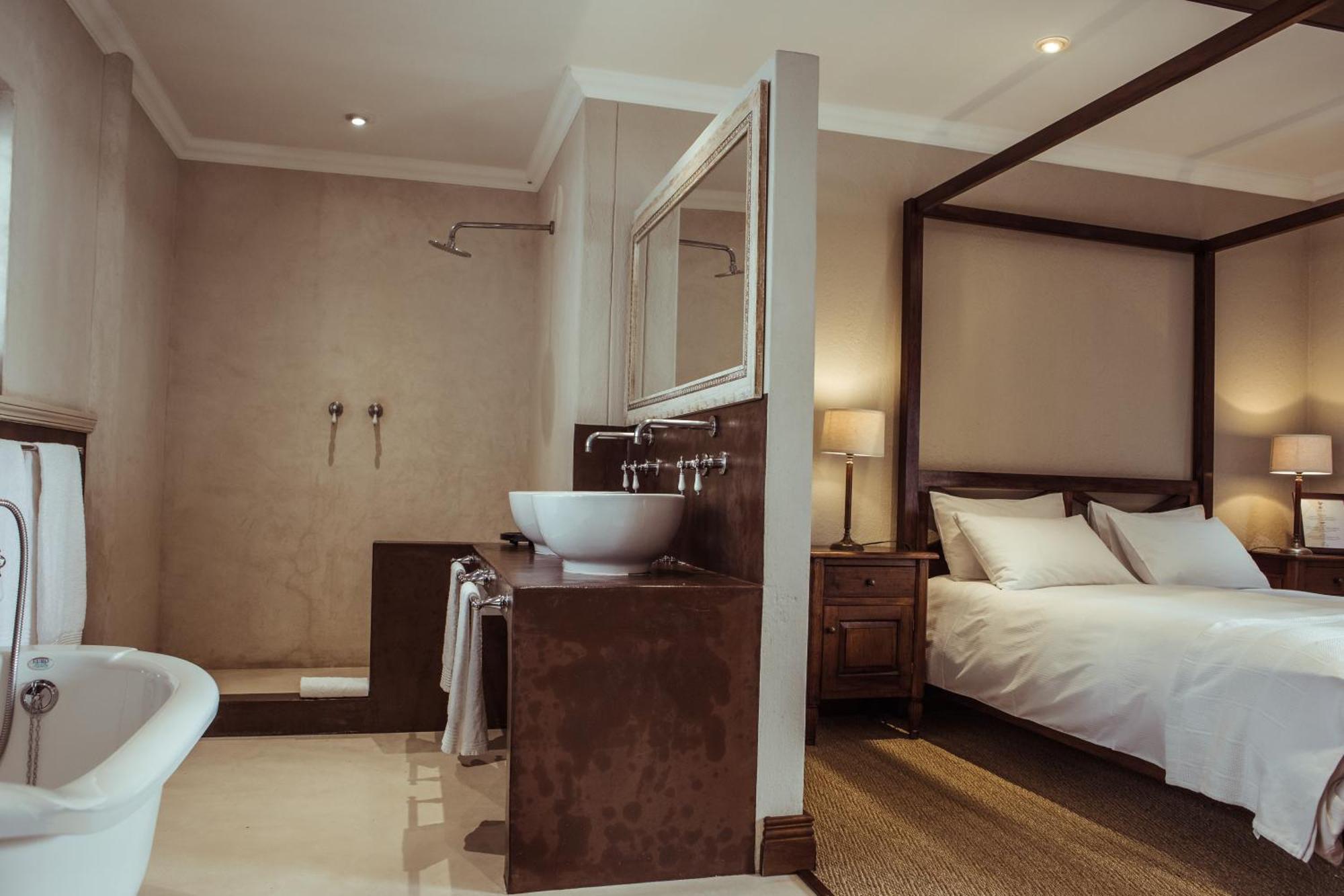וואלביס ביי Iris Boutique Hotel מראה חיצוני תמונה