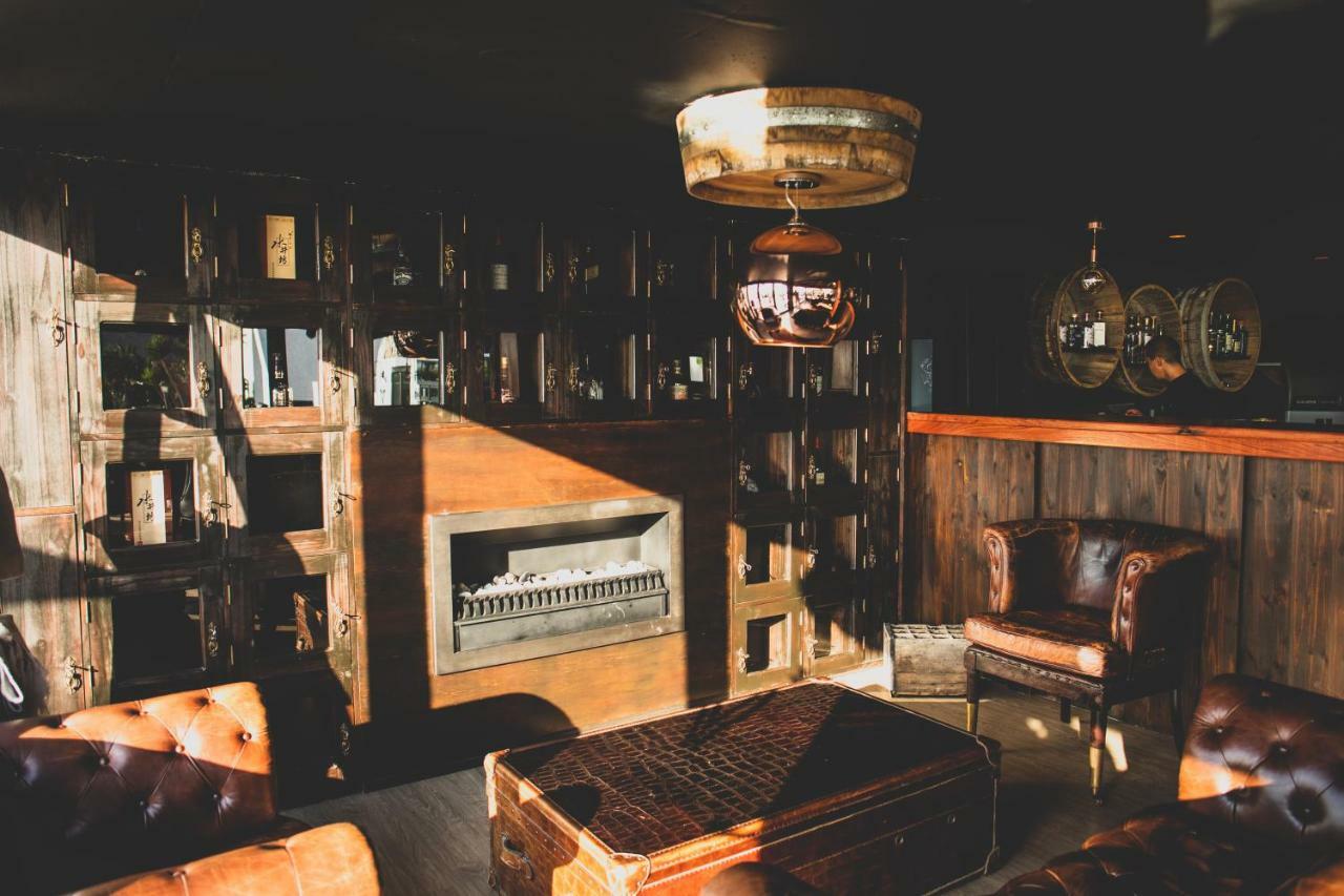 וואלביס ביי Iris Boutique Hotel מראה חיצוני תמונה